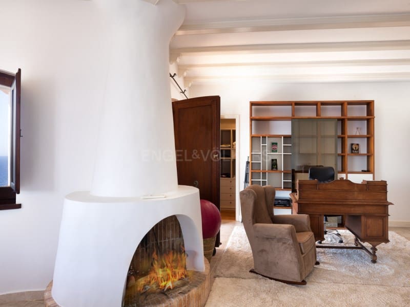 6 bedroom Villa for sale in Lloret de Mar with pool garage - € 3,950,000 (Ref: 9966356)