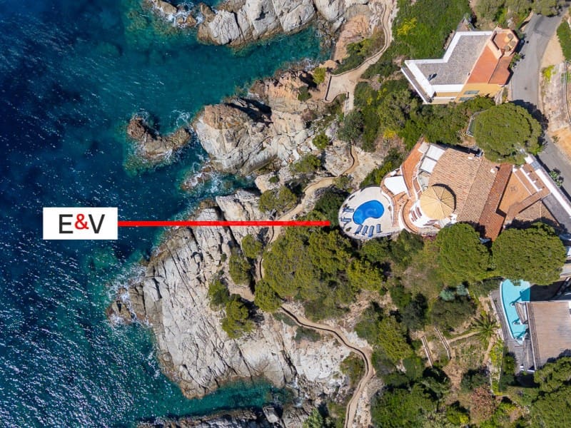 6 bedroom Villa for sale in Lloret de Mar with pool garage - € 3,950,000 (Ref: 9966356)