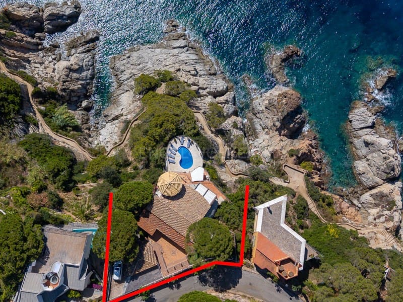 6 bedroom Villa for sale in Lloret de Mar with pool garage - € 3,950,000 (Ref: 9966356)