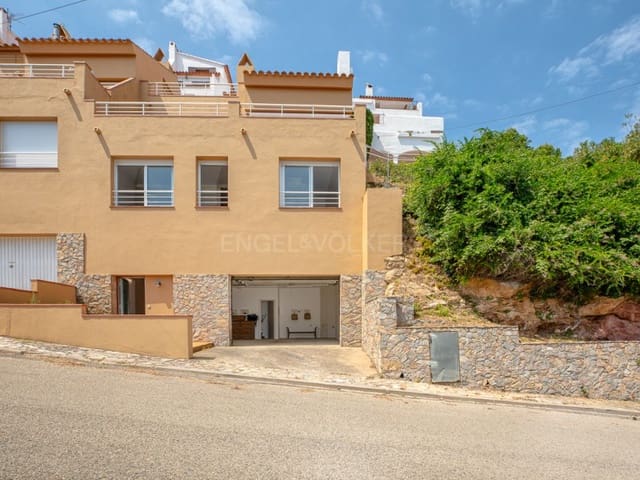 Pareado de 3 habitaciones en Begur en venta con piscina garaje - 795.000 € (Ref: 9994286)