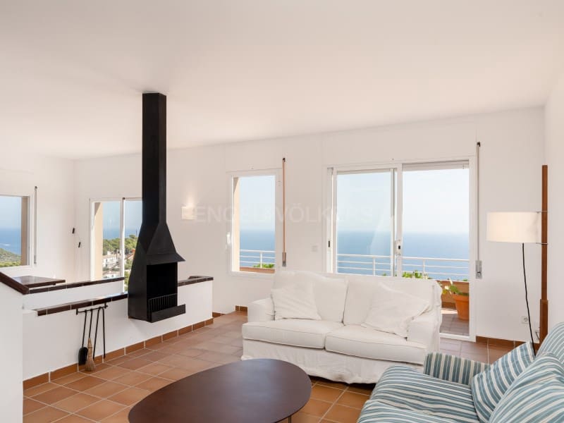 3 bedroom Semi-detached Villa for sale in Begur with pool garage - € 795,000 (Ref: 9994286)