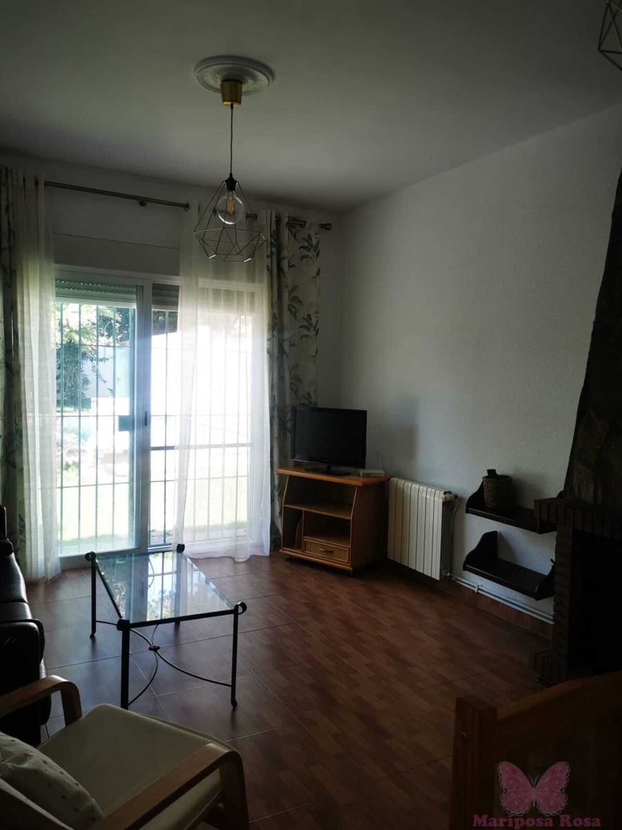 4 quarto Moradia para arrendar em Chiclana de la Frontera com piscina garagem - 950 € (Ref: 10027552)