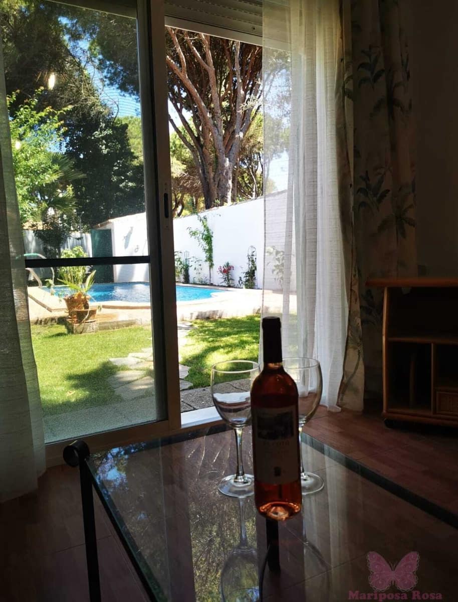 4 quarto Moradia para arrendar em Chiclana de la Frontera com piscina garagem - 950 € (Ref: 10027552)