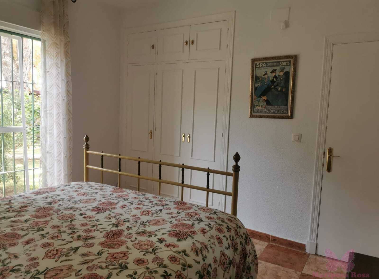 4 quarto Moradia para arrendar em Chiclana de la Frontera com piscina garagem - 950 € (Ref: 10027552)