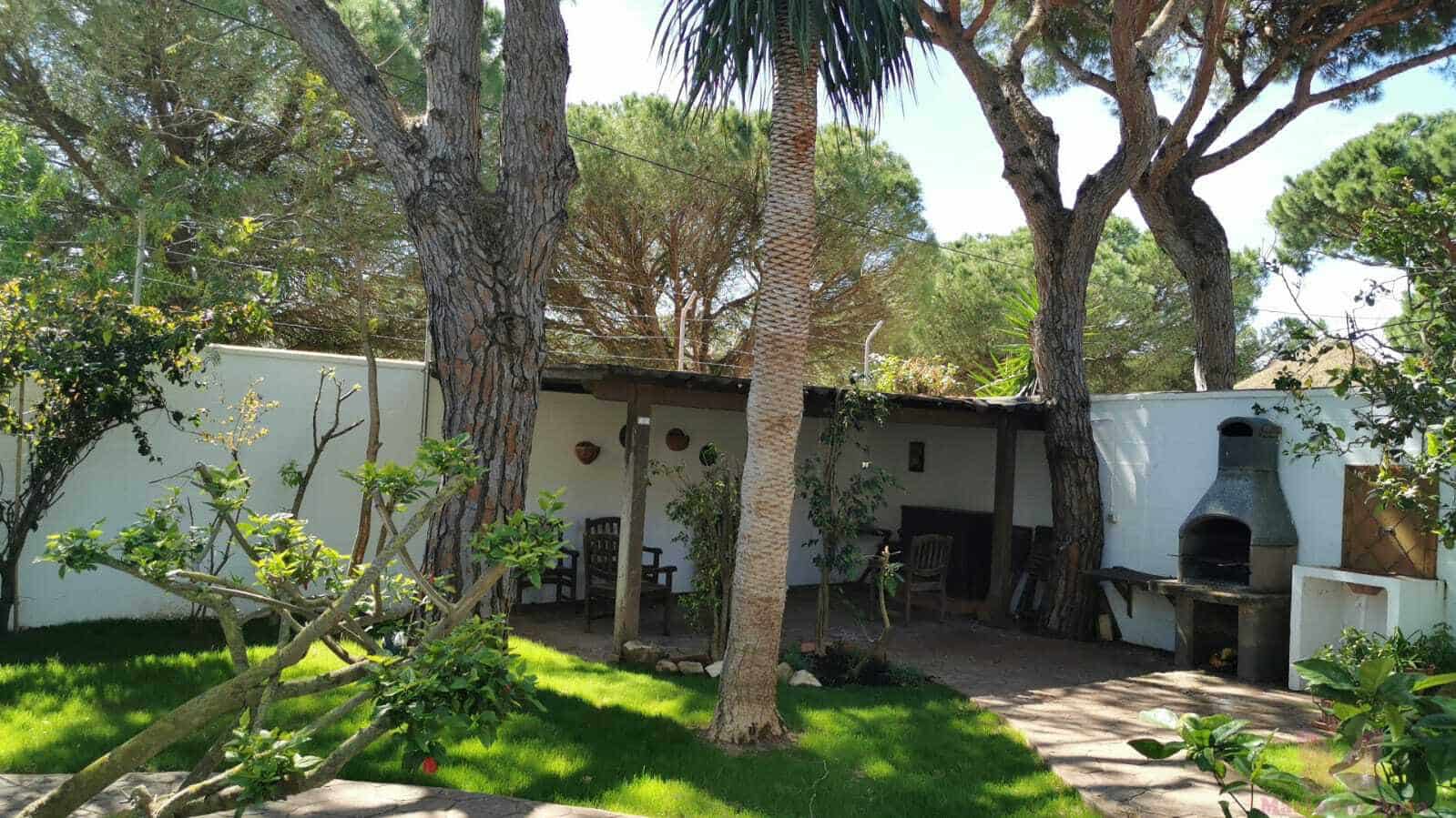 4 quarto Moradia para arrendar em Chiclana de la Frontera com piscina garagem - 950 € (Ref: 10027552)
