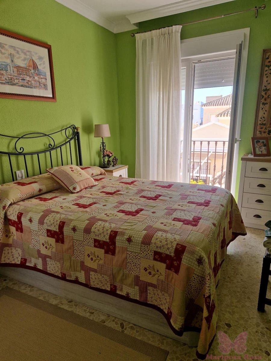4 bedroom Townhouse for sale in Chiclana de la Frontera with garage - € 365,000 (Ref: 10156945)
