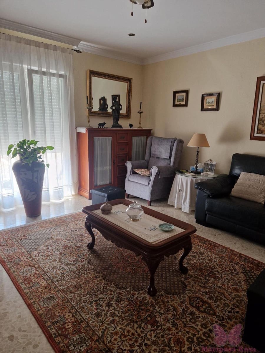 4 bedroom Townhouse for sale in Chiclana de la Frontera with garage - € 365,000 (Ref: 10156945)