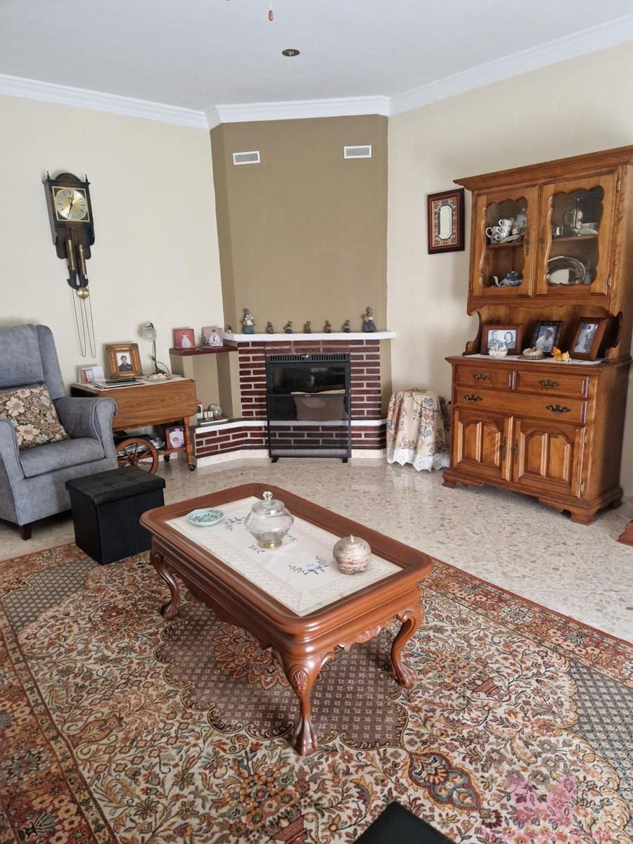 4 bedroom Townhouse for sale in Chiclana de la Frontera with garage - € 365,000 (Ref: 10156945)