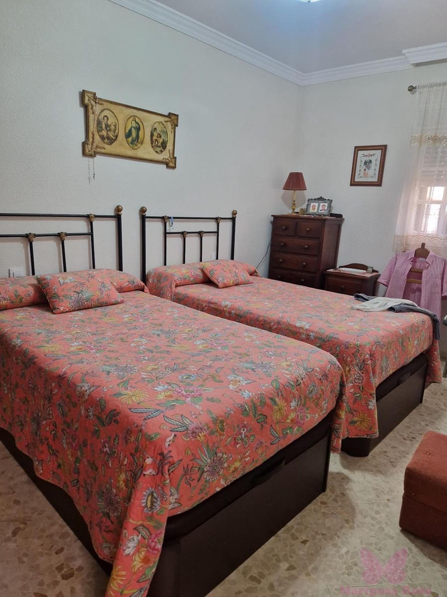 4 bedroom Townhouse for sale in Chiclana de la Frontera with garage - € 365,000 (Ref: 10156945)