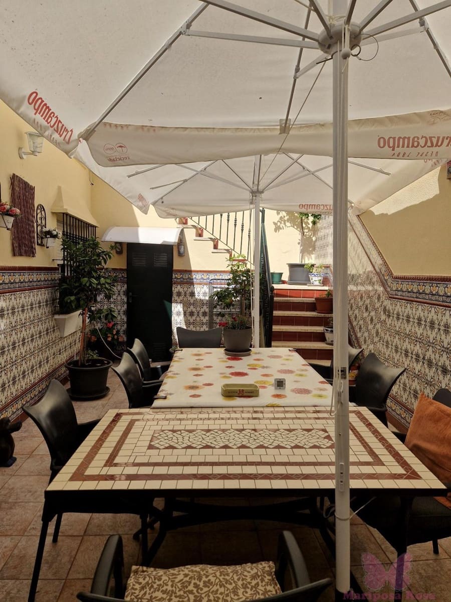 4 bedroom Townhouse for sale in Chiclana de la Frontera with garage - € 365,000 (Ref: 10156945)