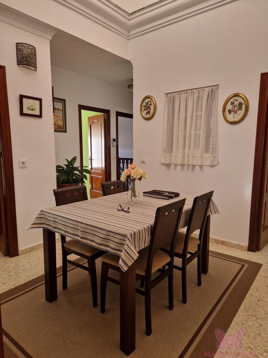 4 bedroom Townhouse for sale in Chiclana de la Frontera with garage - € 365,000 (Ref: 10156945)