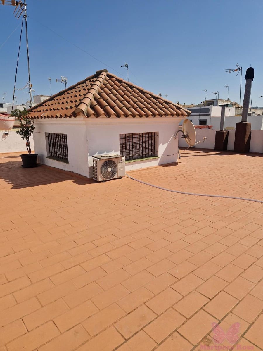 4 bedroom Townhouse for sale in Chiclana de la Frontera with garage - € 365,000 (Ref: 10156945)