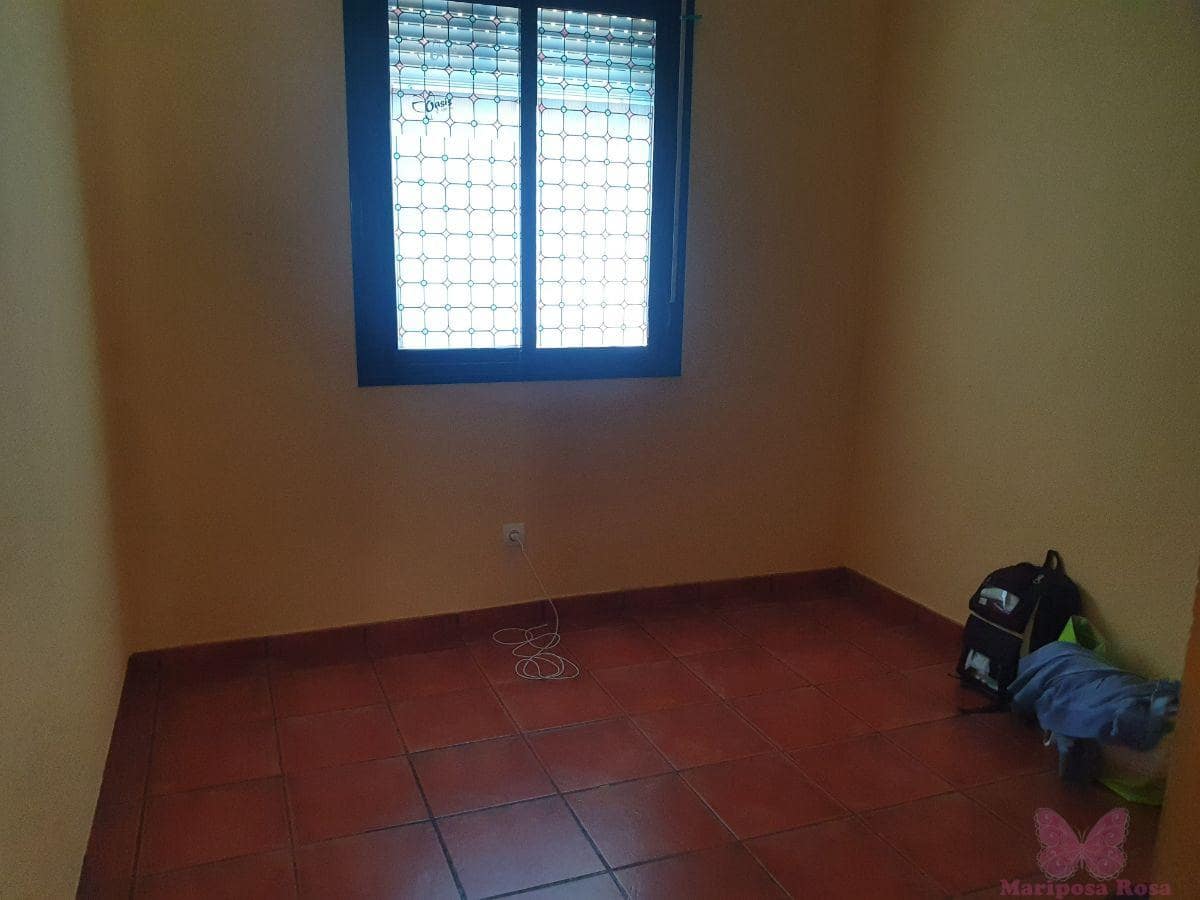 2 bedroom Apartment for rent in Chiclana de la Frontera with pool garage - € 750 (Ref: 7053215)