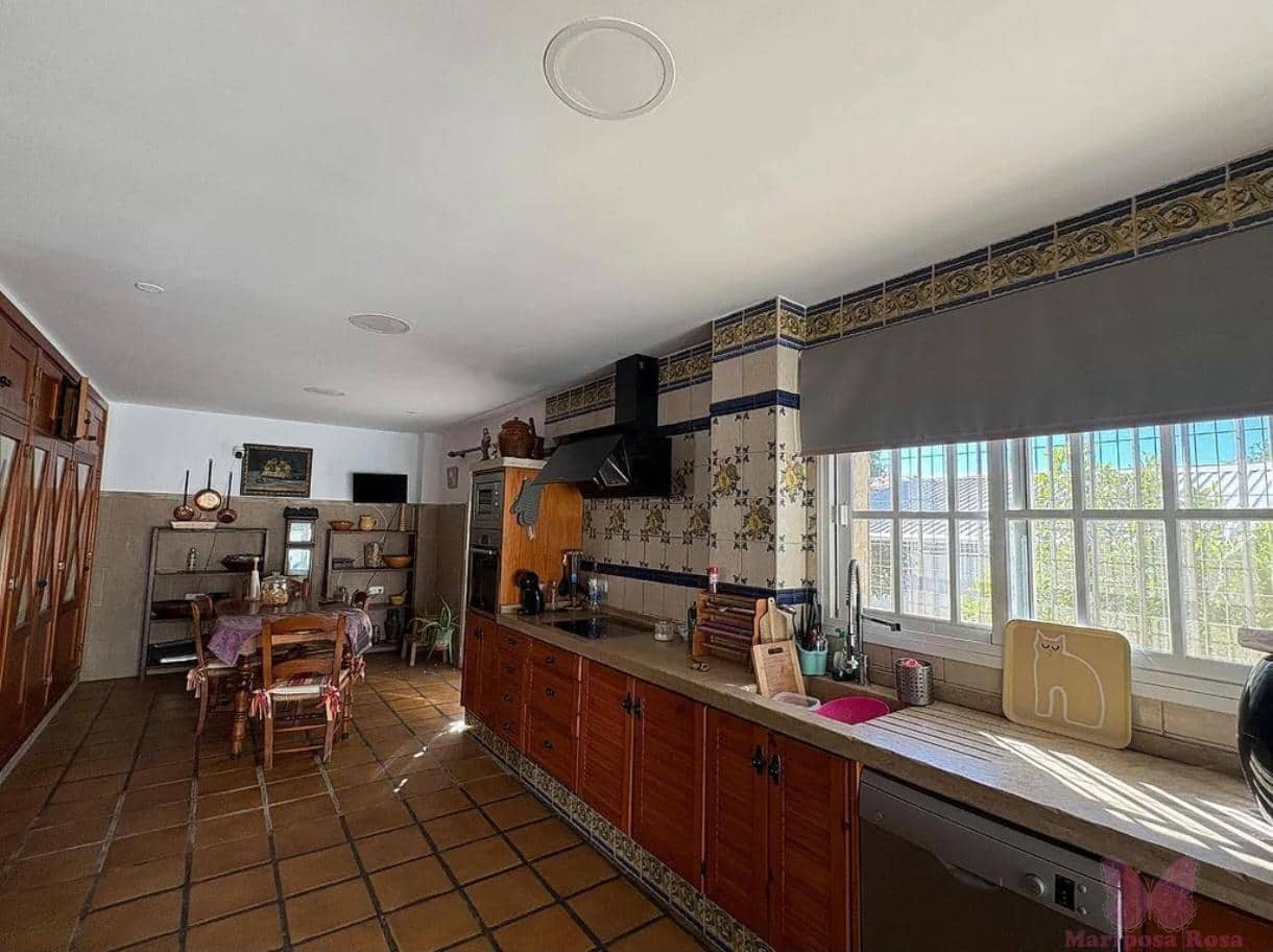 3 makuuhuone Huvila myytävänä paikassa Chiclana de la Frontera mukana uima-altaan 
autotalli - 420 000 € (Ref: 7367516)