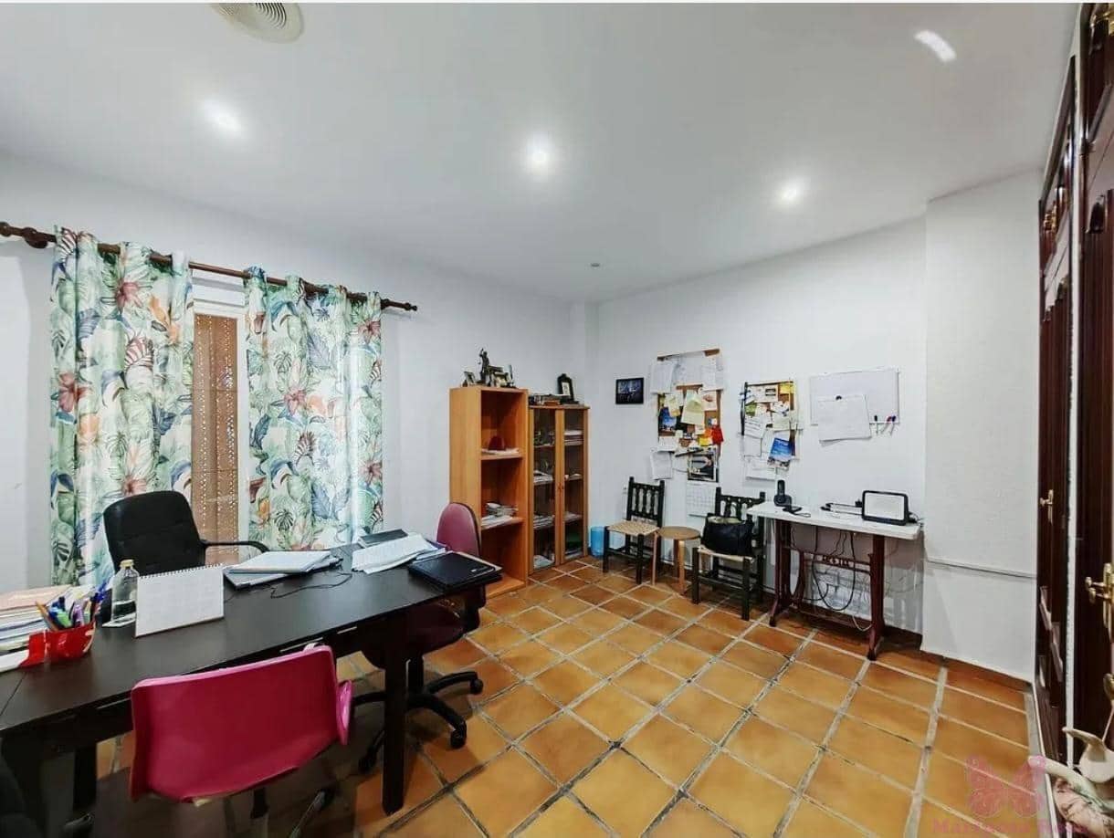 3 makuuhuone Huvila myytävänä paikassa Chiclana de la Frontera mukana uima-altaan 
autotalli - 420 000 € (Ref: 7367516)