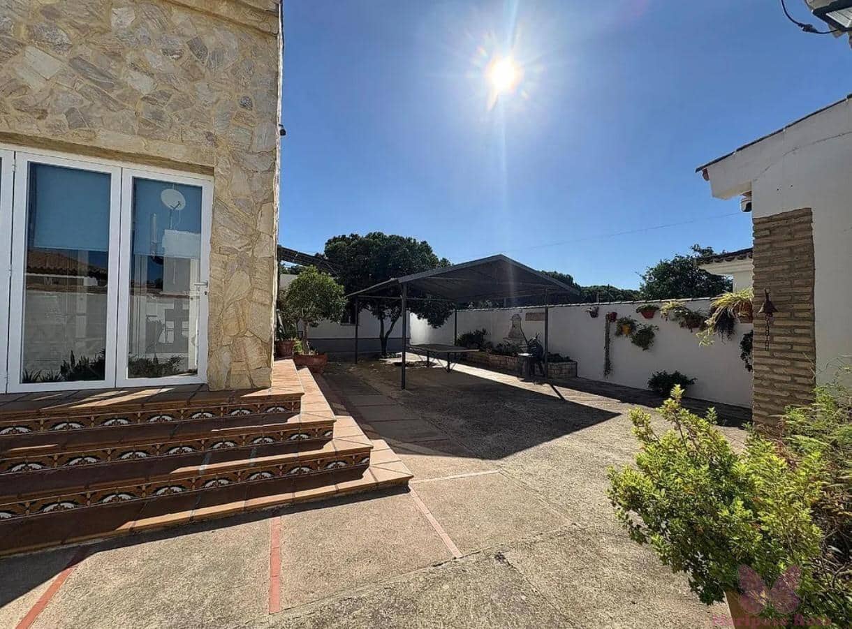 3 makuuhuone Huvila myytävänä paikassa Chiclana de la Frontera mukana uima-altaan 
autotalli - 420 000 € (Ref: 7367516)