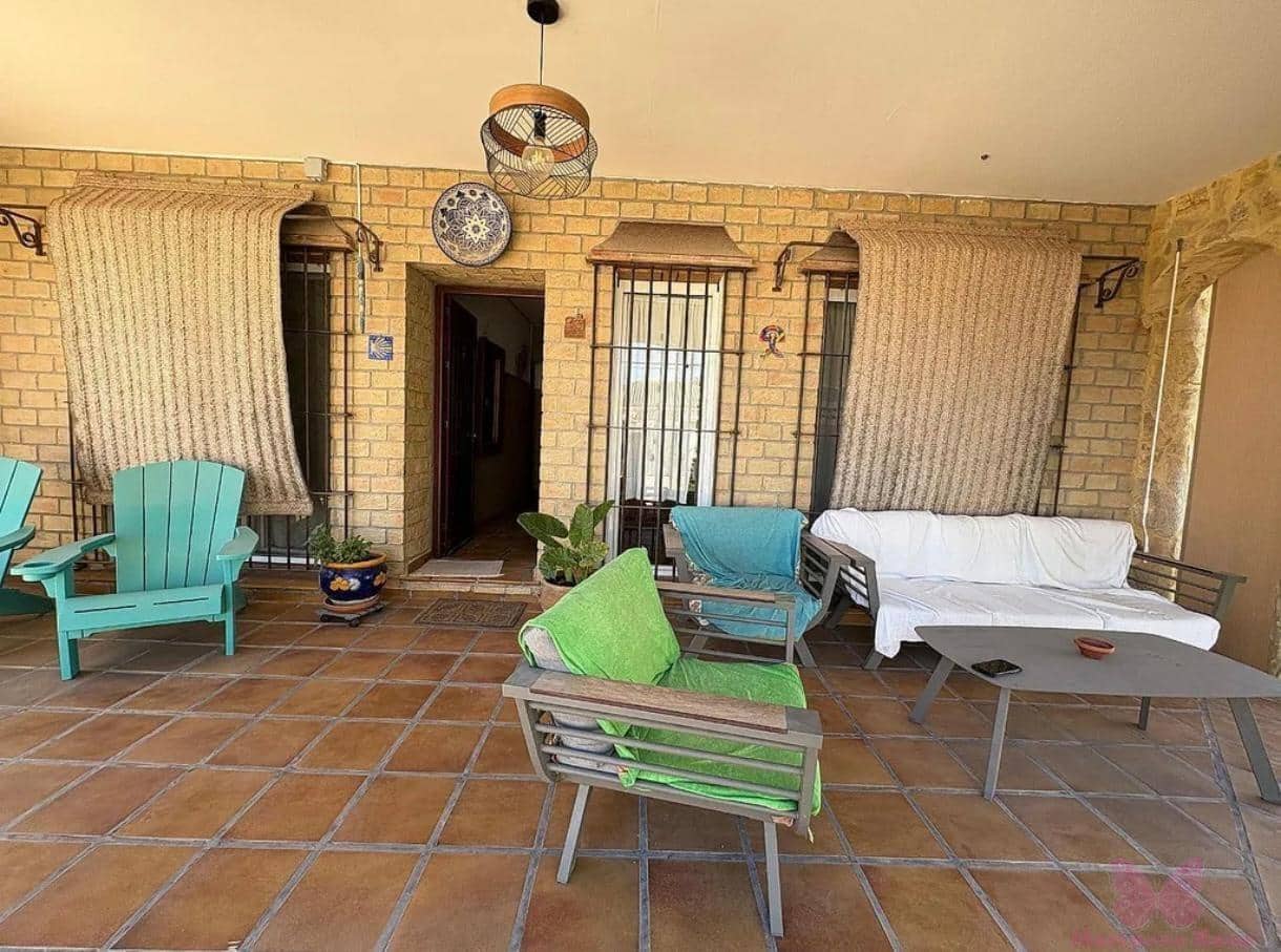 3 makuuhuone Huvila myytävänä paikassa Chiclana de la Frontera mukana uima-altaan 
autotalli - 420 000 € (Ref: 7367516)