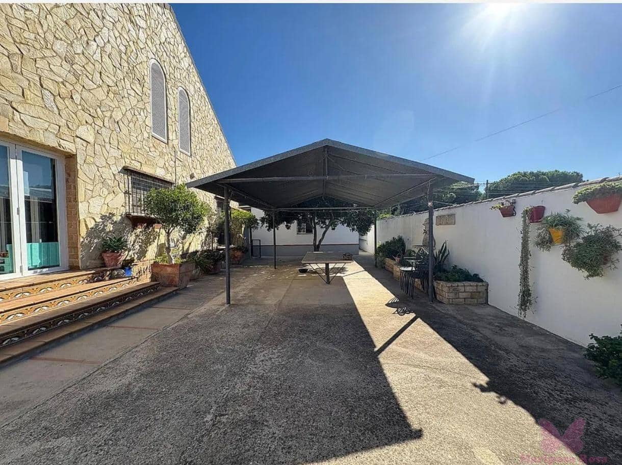 3 makuuhuone Huvila myytävänä paikassa Chiclana de la Frontera mukana uima-altaan 
autotalli - 420 000 € (Ref: 7367516)