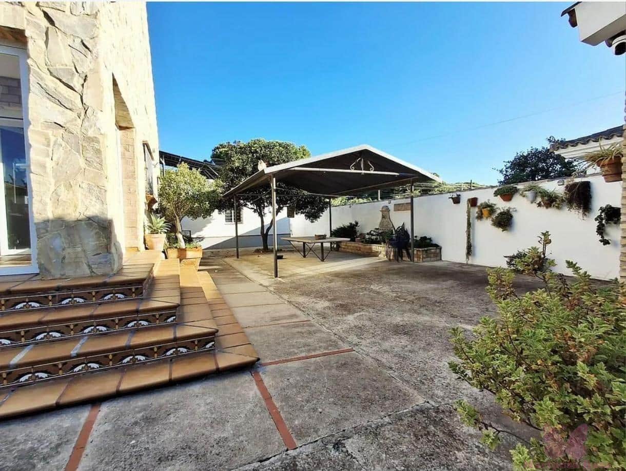 3 makuuhuone Huvila myytävänä paikassa Chiclana de la Frontera mukana uima-altaan 
autotalli - 420 000 € (Ref: 7367516)