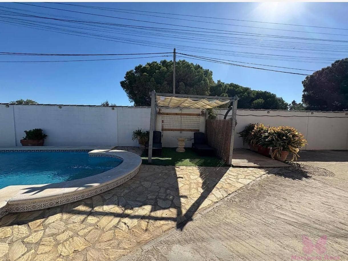 3 makuuhuone Huvila myytävänä paikassa Chiclana de la Frontera mukana uima-altaan 
autotalli - 420 000 € (Ref: 7367516)