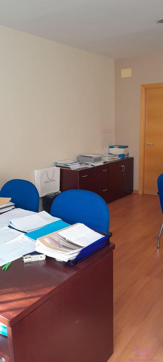 2 slaapkamer Kantoor te koop in Cadiz stad - € 175.000 (Ref: 9753408)