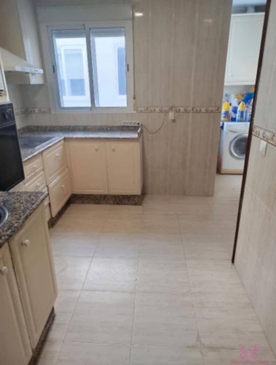 3 soverom Penthouse til salgs i Cadiz by med svømmebasseng - € 450 000 (Ref: 9753756)