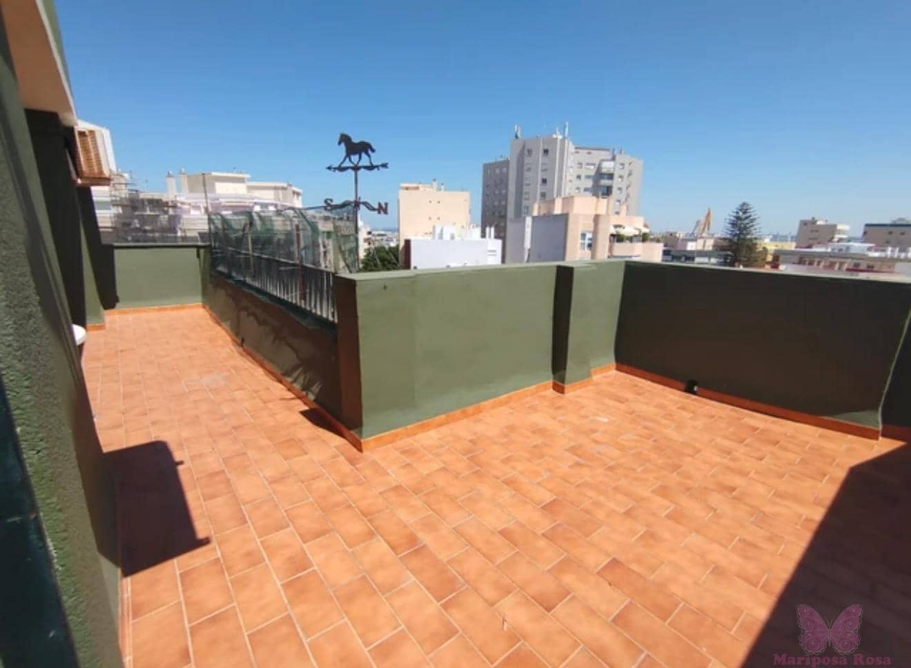 3 soverom Penthouse til salgs i Cadiz by med svømmebasseng - € 450 000 (Ref: 9753756)
