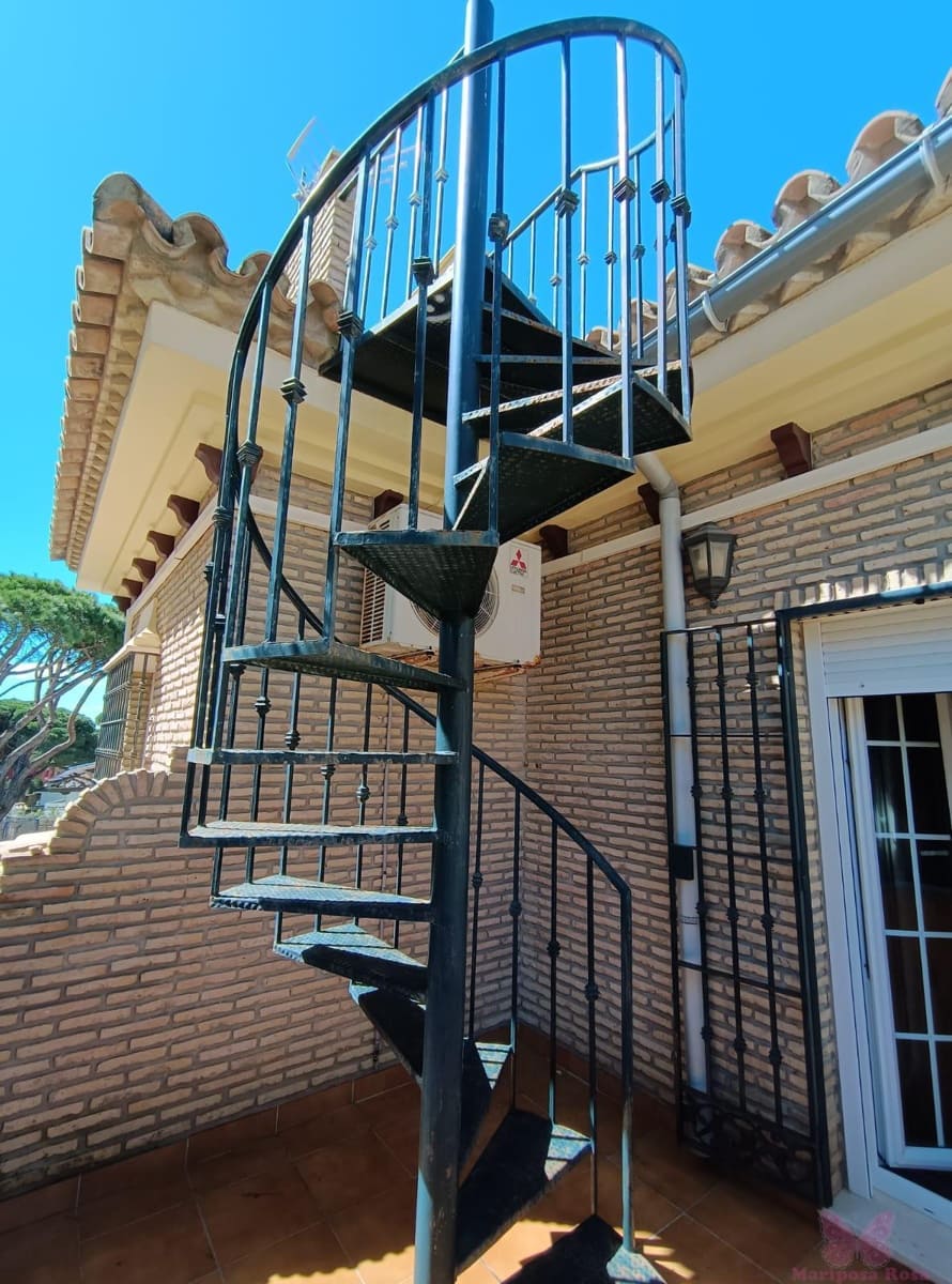 4 slaapkamer Villa te koop in Chiclana de la Frontera - € 590.000 (Ref: 9753757)