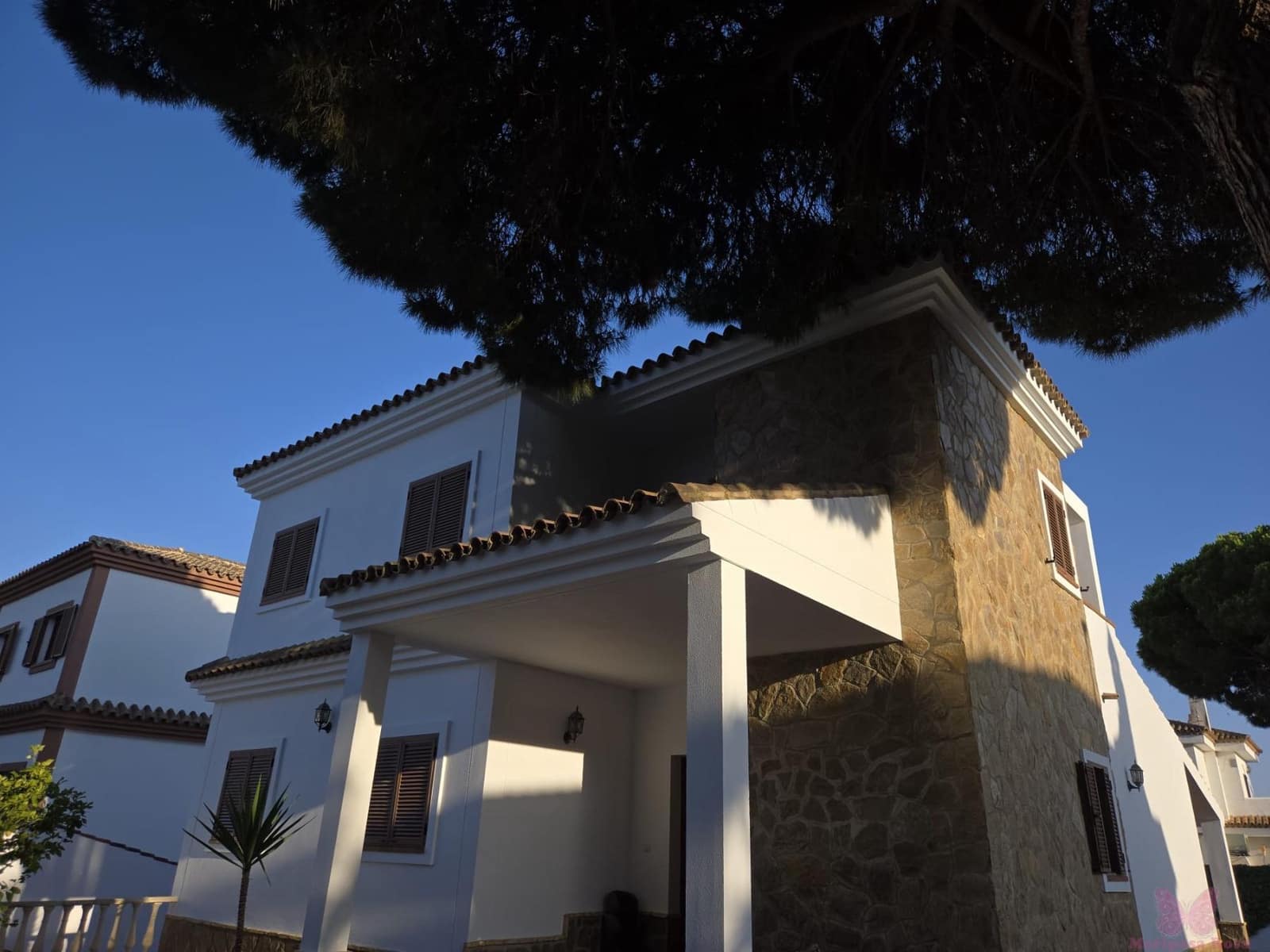 5 slaapkamer Villa te koop in Chiclana de la Frontera met garage - € 540.000 (Ref: 9753758)