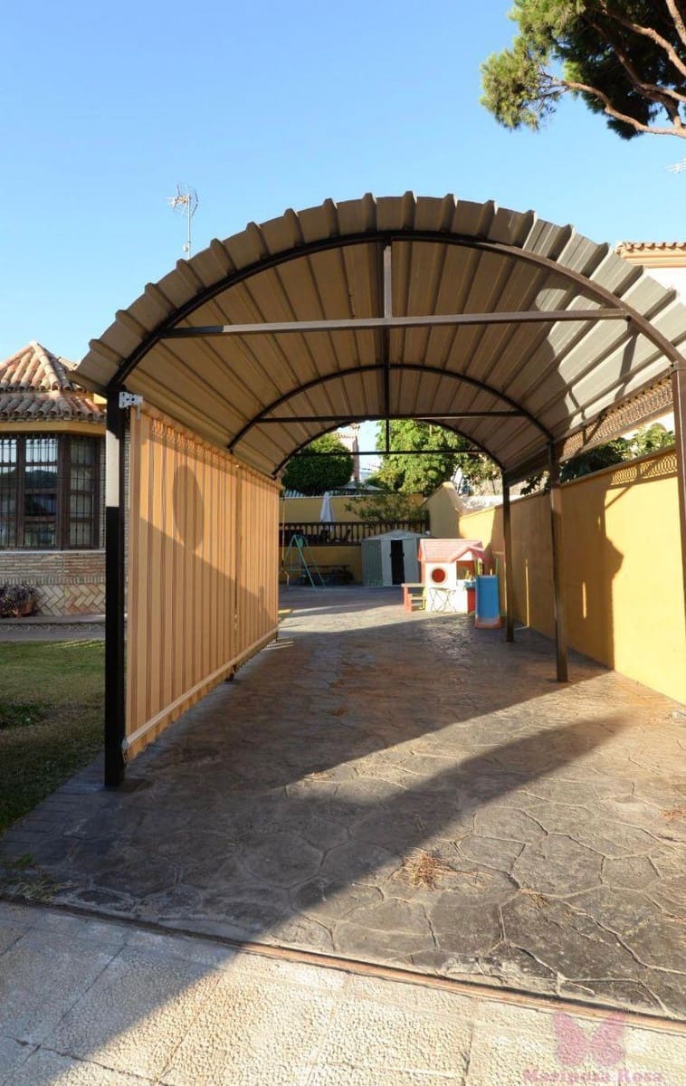 3 sypialnia Willa na sprzedaż w Chiclana de la Frontera z basenem garażem - 850 000 € (Ref: 9753759)