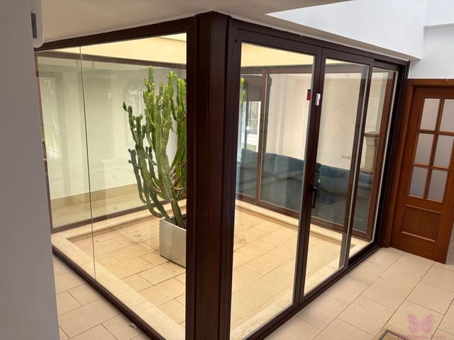 4 soveværelse Villa til salg i Chiclana de la Frontera med swimmingpool - € 650.000 (Ref: 9753763)