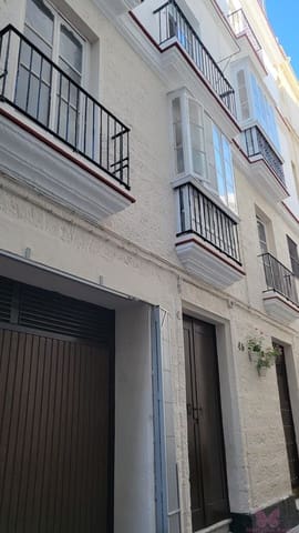 Erhverv til salg i Centro Histórico, Cádiz by - € 900.000 (Ref: 9753764)