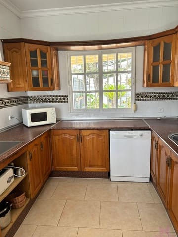 4 soveværelse Villa til salg i Chiclana de la Frontera med swimmingpool garage - € 480.000 (Ref: 9753765)