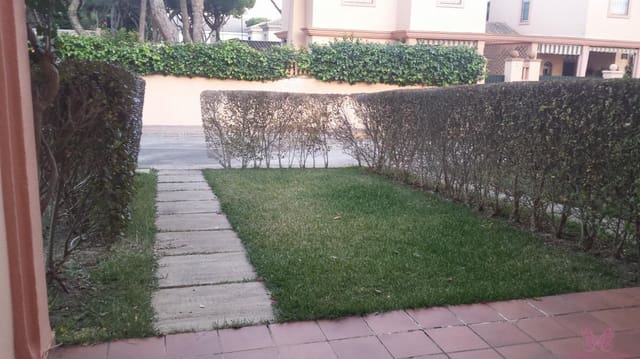 2 slaapkamer Appartement voor vakantieverhuur in Chiclana de la Frontera met zwembad garage - € 700 (Ref: 9753770)