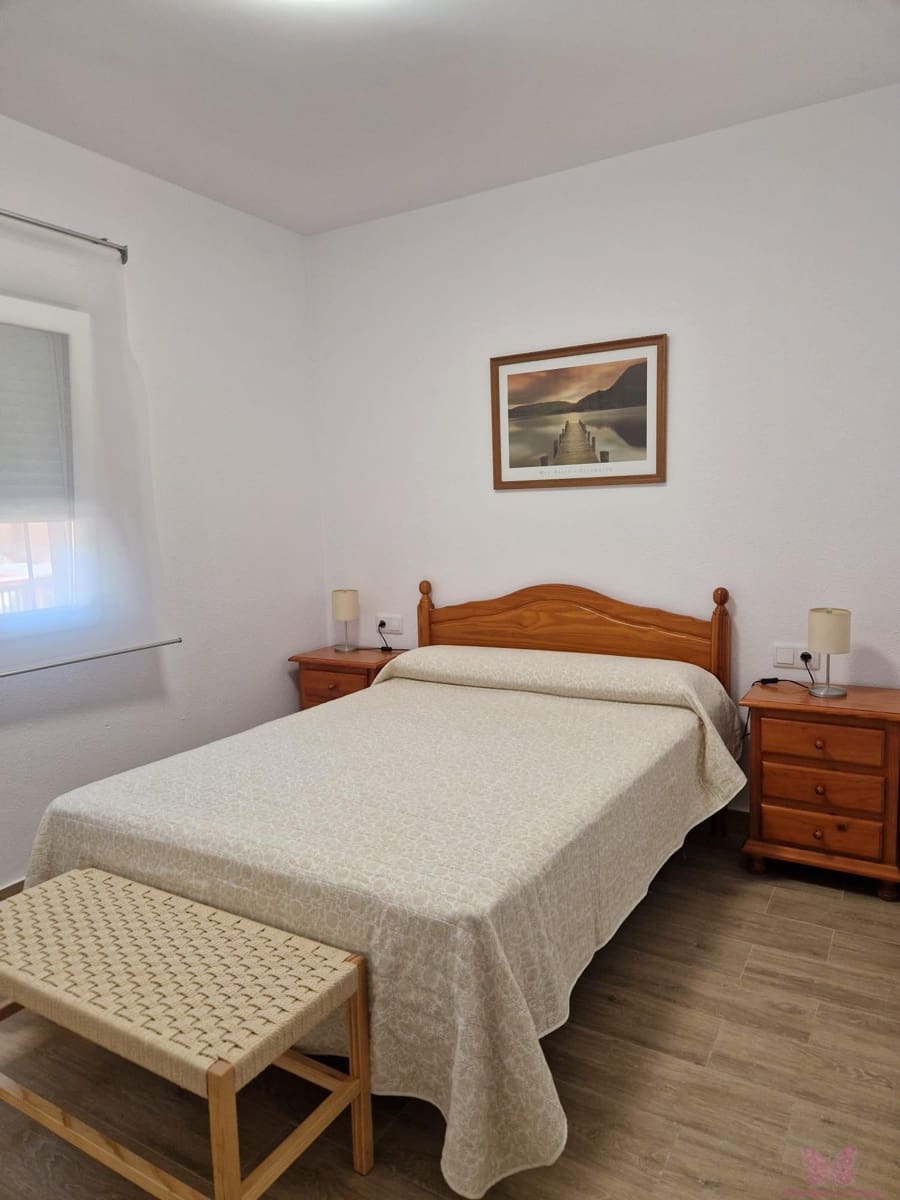 2 slaapkamer Appartement voor vakantieverhuur in Chiclana de la Frontera met zwembad garage - € 700 (Ref: 9753770)