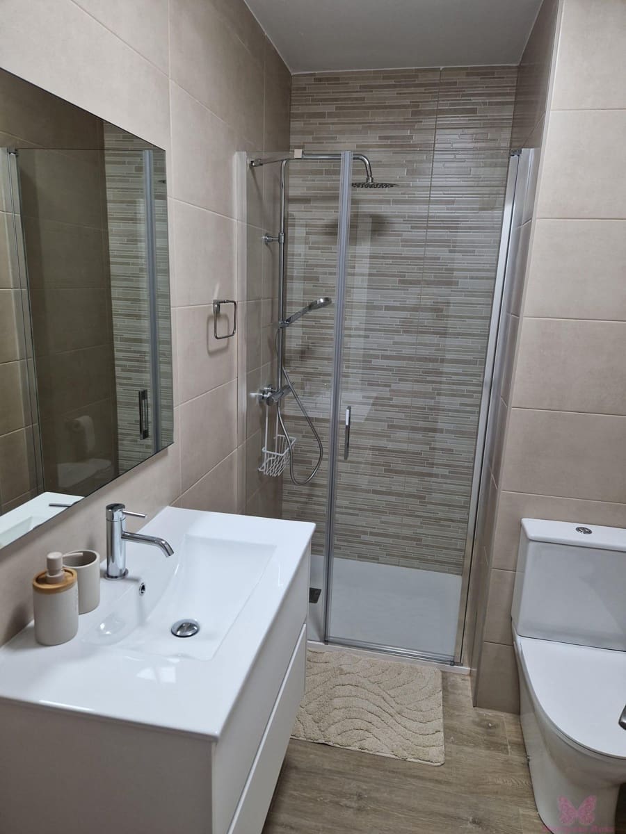 2 slaapkamer Appartement voor vakantieverhuur in Chiclana de la Frontera met zwembad garage - € 700 (Ref: 9753770)