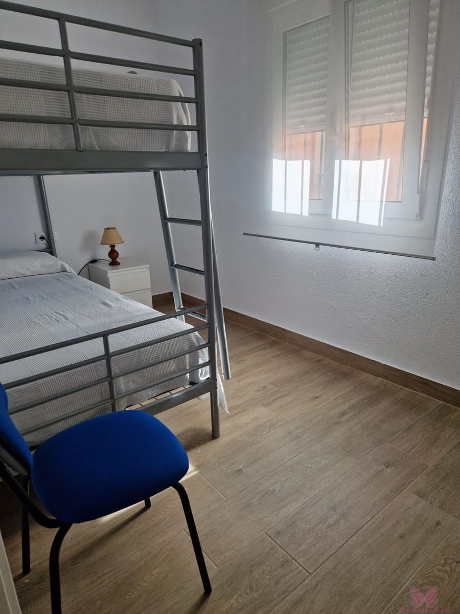 2 slaapkamer Appartement voor vakantieverhuur in Chiclana de la Frontera met zwembad garage - € 700 (Ref: 9753770)