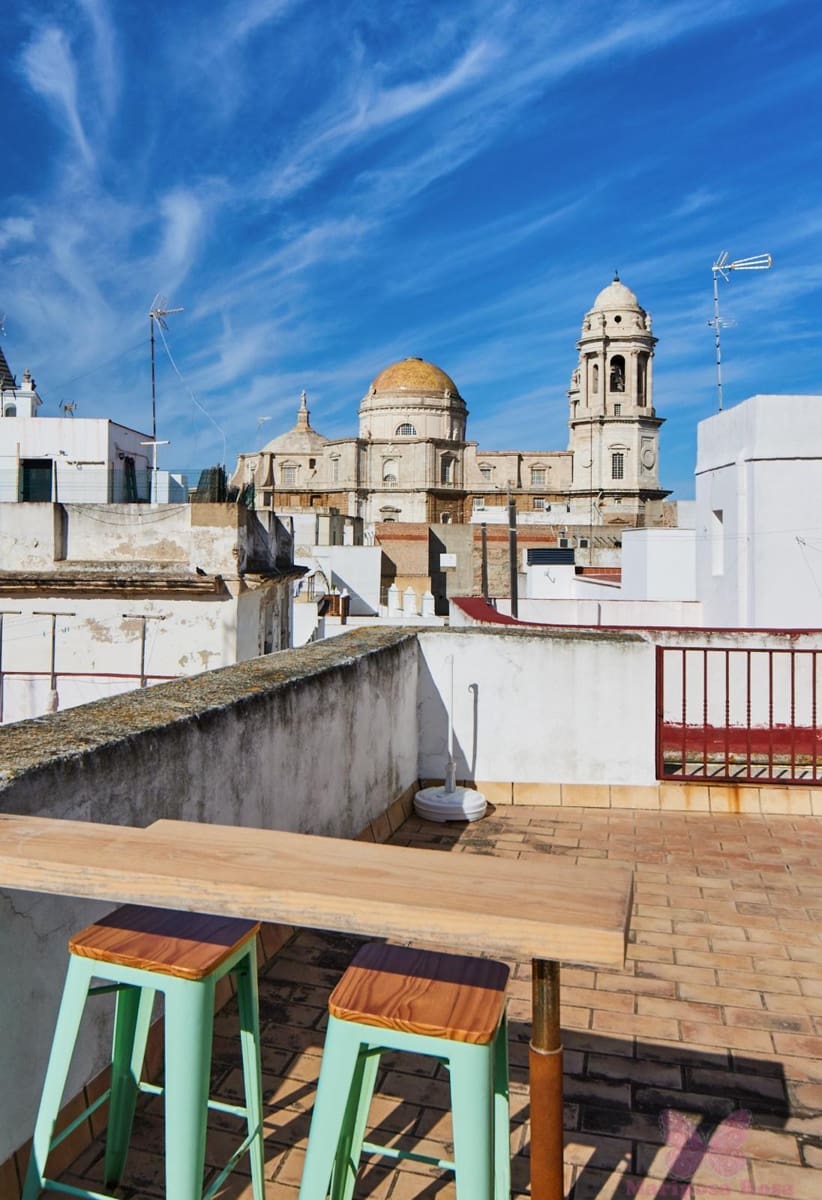 2 soveværelse Lejlighed til leje i Cadiz by - € 1.100 (Ref: 9939121)