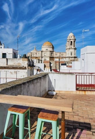 2 bedroom Flat for rent in El Pópulo - Santa María, Cádiz city - € 1,100 (Ref: 9939121)