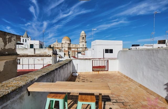 2 bedroom Flat for rent in El Pópulo - Santa María, Cádiz city - € 1,100 (Ref: 9939121)