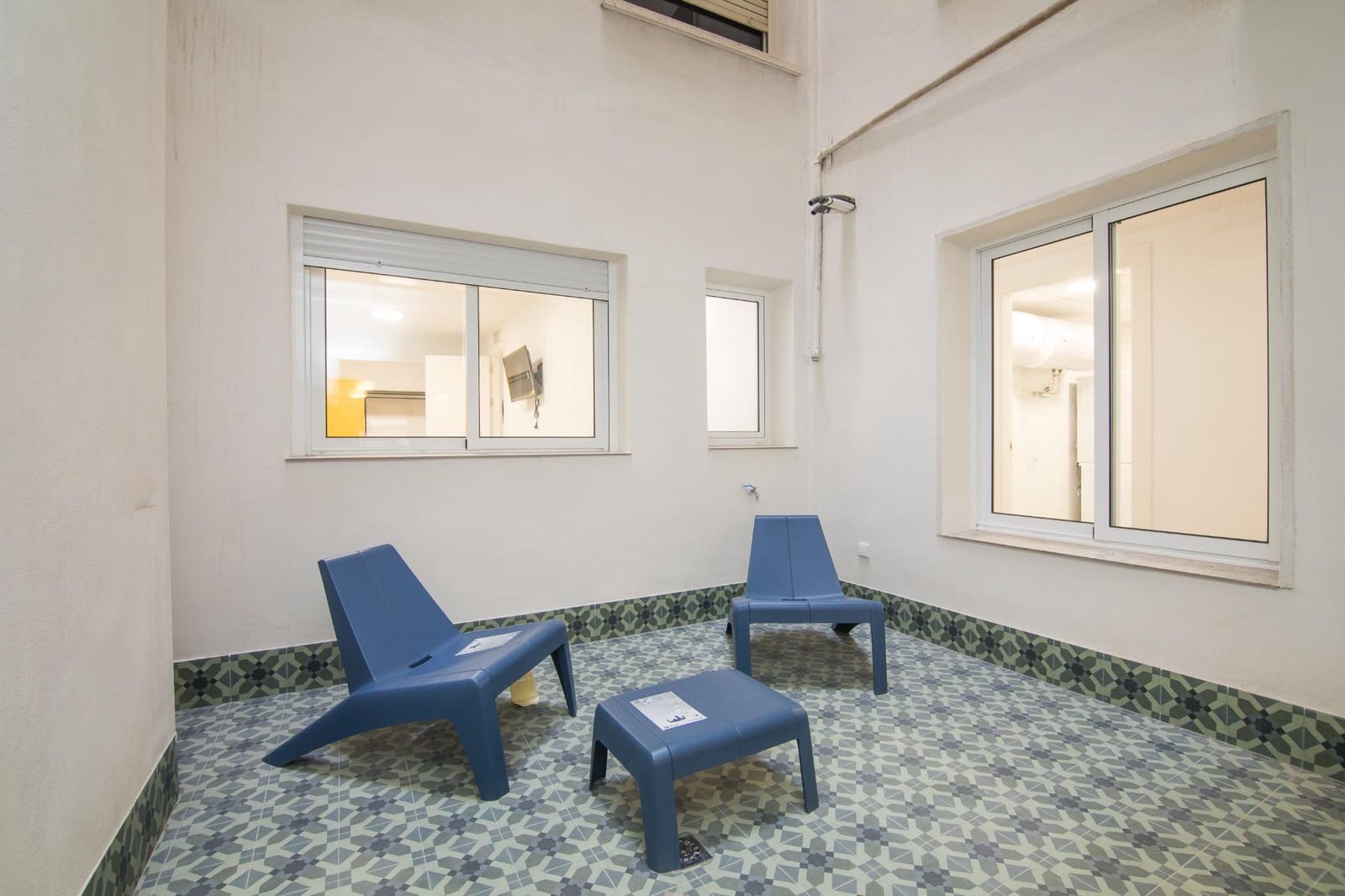 7 quarto Apartamento para arrendar em Elche / Elx - 400 € (Ref: 10100400)