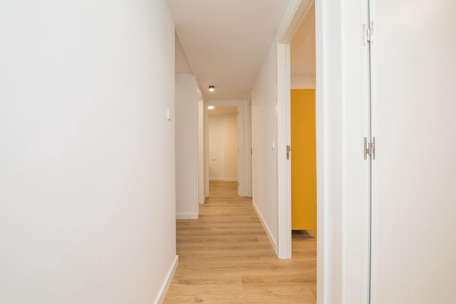 7 quarto Apartamento para arrendar em Elche / Elx - 400 € (Ref: 10100400)