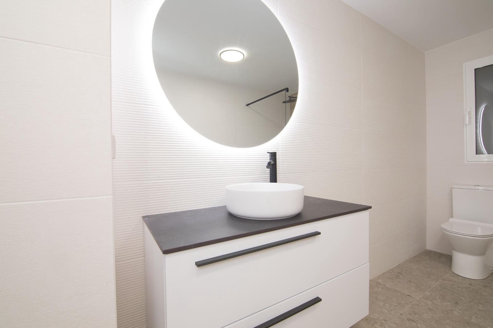 7 quarto Apartamento para arrendar em Elche / Elx - 400 € (Ref: 10100400)