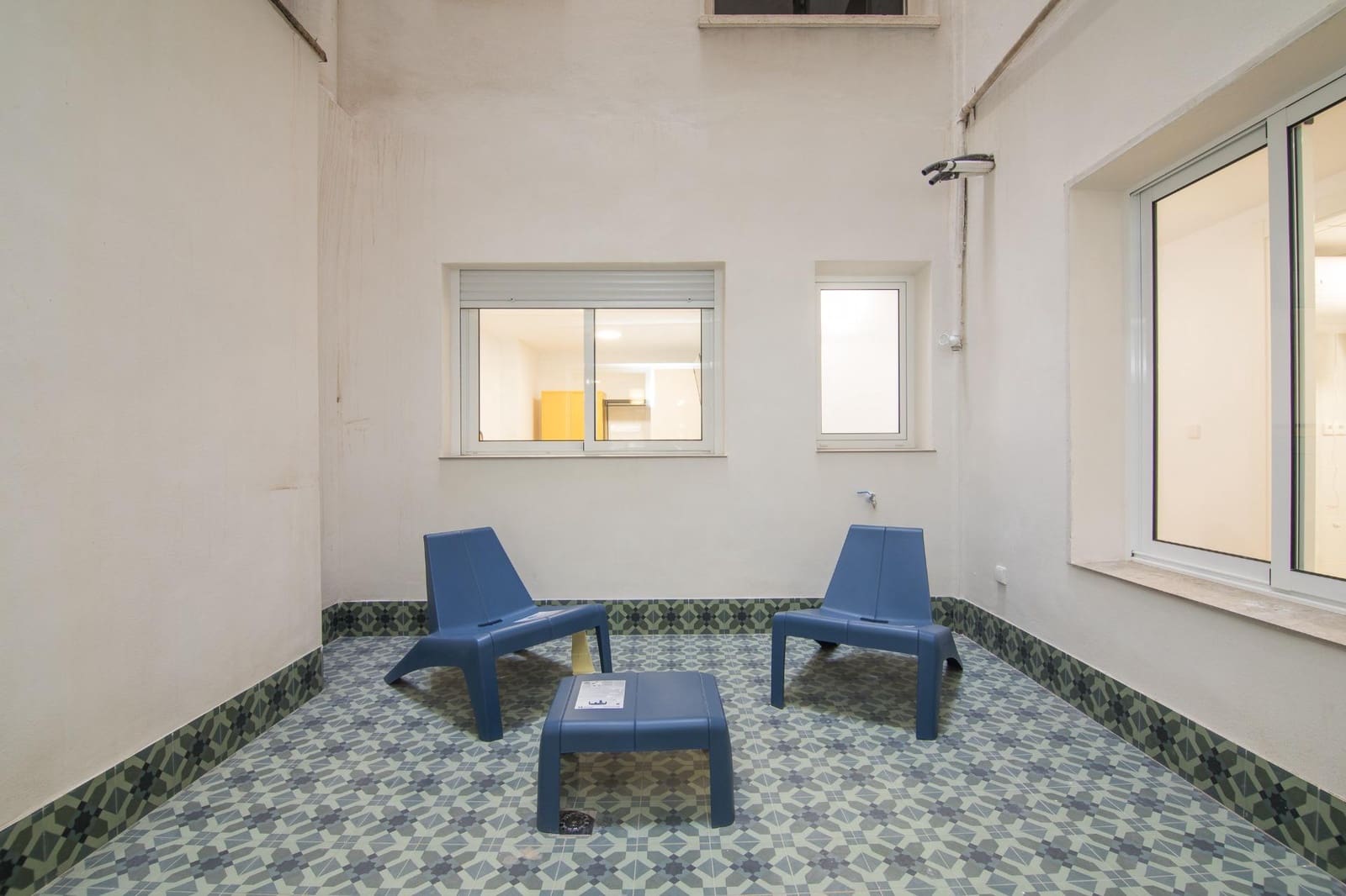 7 quarto Apartamento para arrendar em Elche / Elx - 400 € (Ref: 10100400)