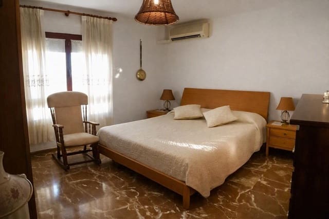 4 bedroom Flat for sale in Catral - € 168,000 (Ref: 10155442)