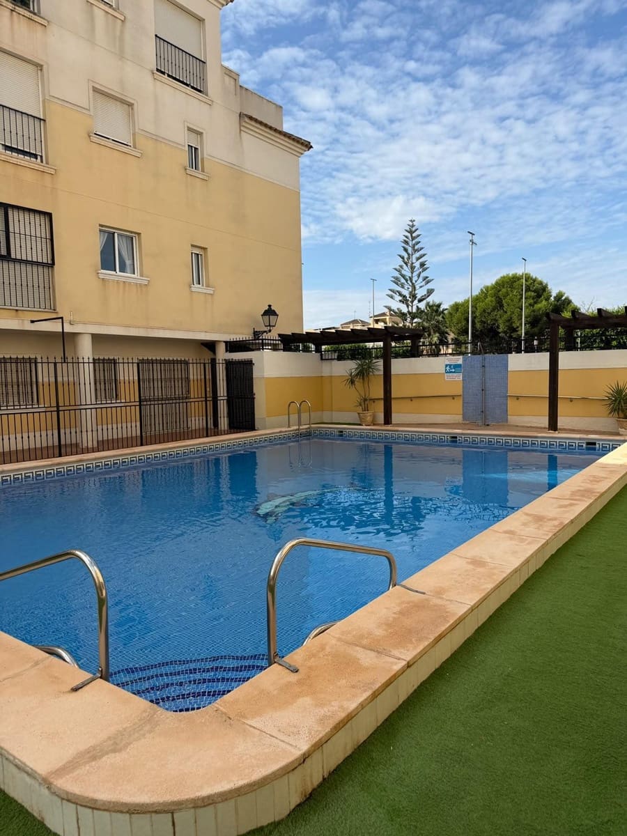 2 slaapkamer Flat te koop in Formentera del Segura met zwembad - € 123.000 (Ref: 10175257)