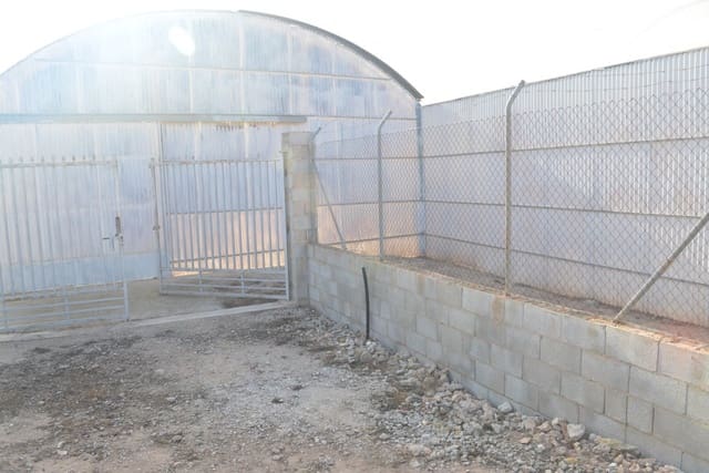 Grunde uden byggetilladelser til leje i Torrellano, Elche / Elx - € 4.000 (Ref: 6648228)