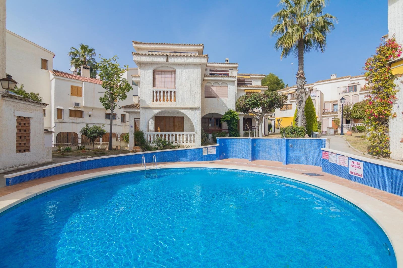 3 camera da letto Bungalow da affitare come casa vacanza in Santa Pola con piscina garage - 1.300 € (Rif: 7426232)