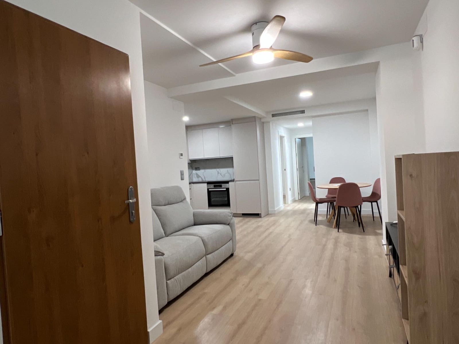 Piso de 2 habitaciones en Elche / Elx en alquiler - 875 € (Ref: 8202058)