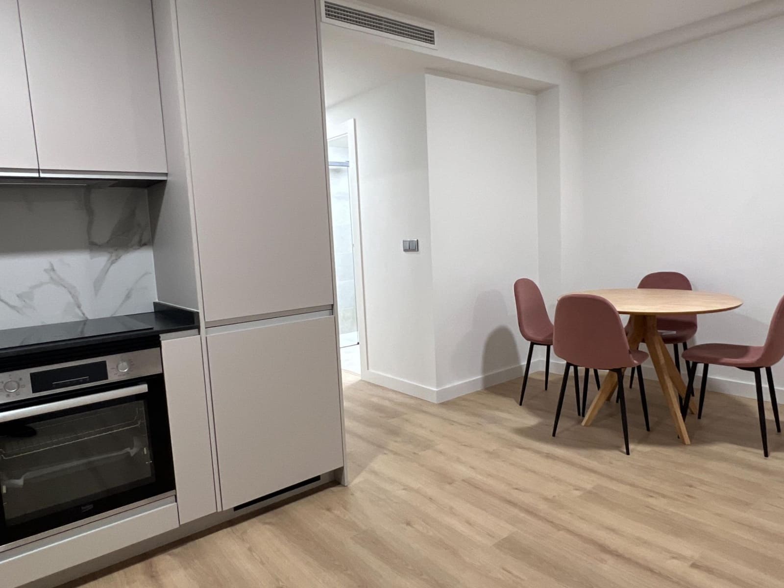 Piso de 2 habitaciones en Elche / Elx en alquiler - 875 € (Ref: 8202058)